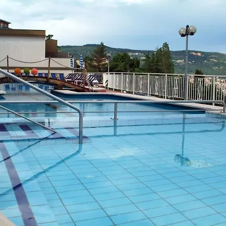 Lägenhetshotell Residence Sant'Anna 3*