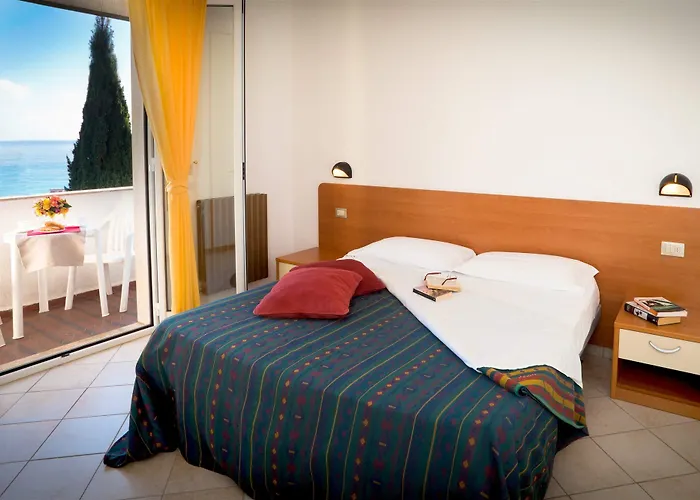 Residence Sant'Anna Apart Otel Pietra Ligure